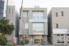 鶴見ニコ矯正歯科